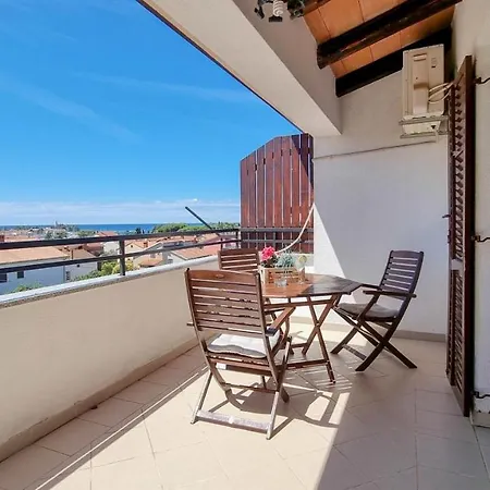 Marinela Apartment *